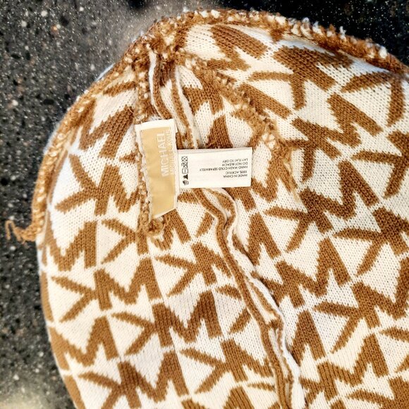 Like NEW Michael Kors Signature Logo Beanie in Camel - Picture 6 of 6